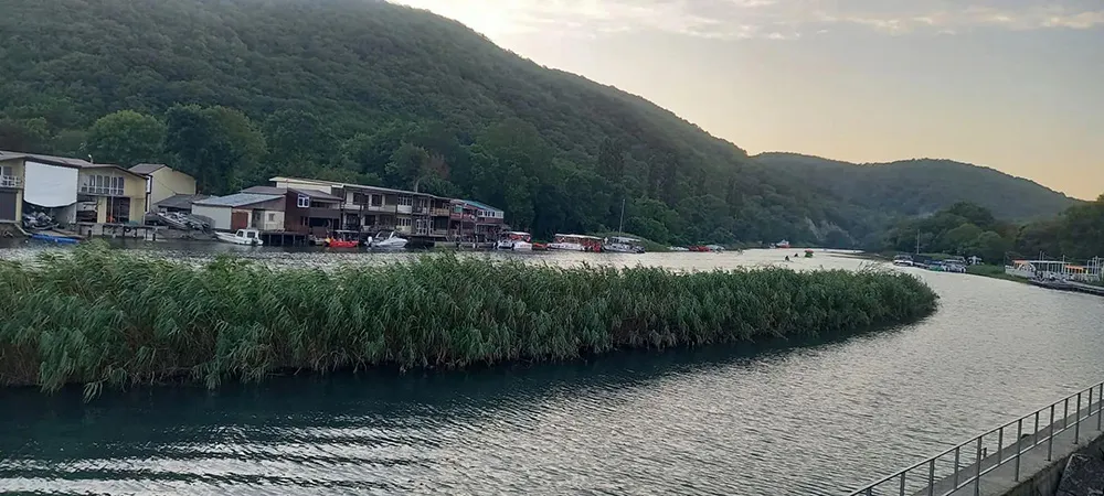 где отдохнуть в октябре на море