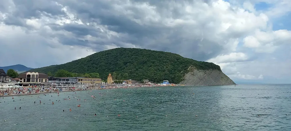 где отдохнуть в октябре на море